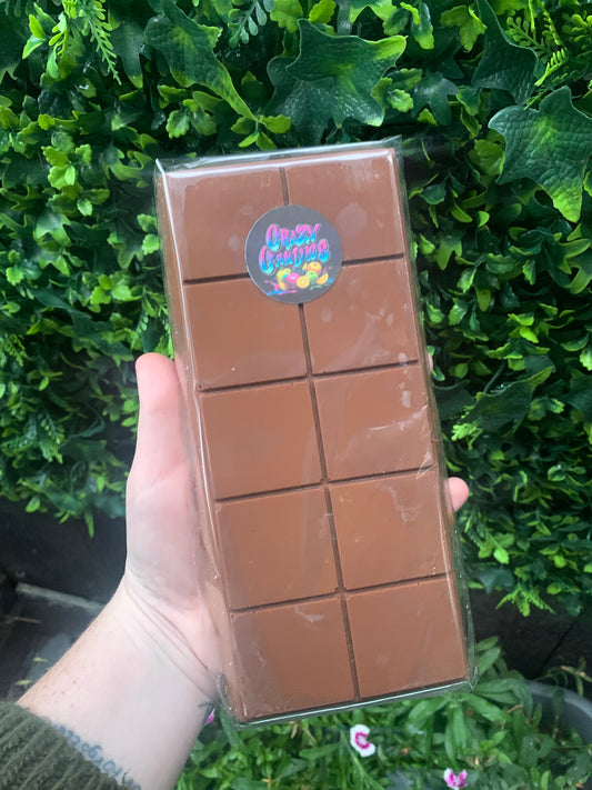 Pistachio chocolate bar